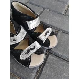 tvirtu uzkulniu basutes ortopedines "Mustaci" 