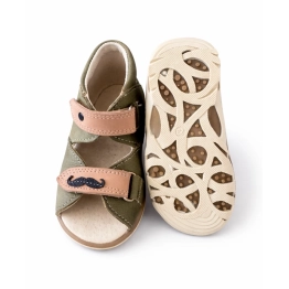 Tvirtu užkulniu basutės "Mustaci" PIRMI BATAI 19-25